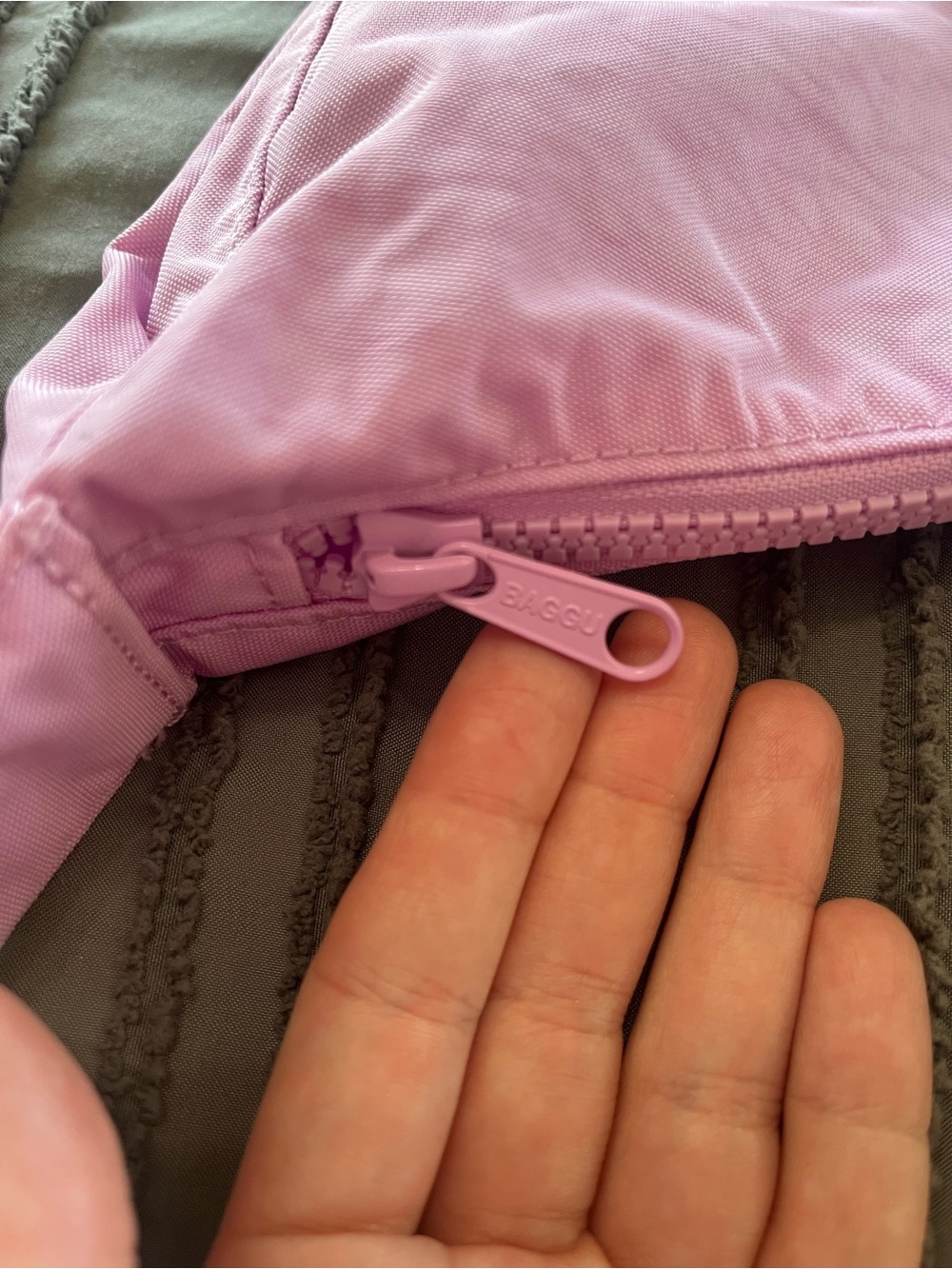 BAGGU Peony Small Crescent Bag - Picture 8 of 11